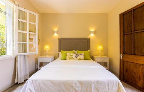 Grand Gaube Casa | Quaint 4-Bedroom Cottage in a fishing village