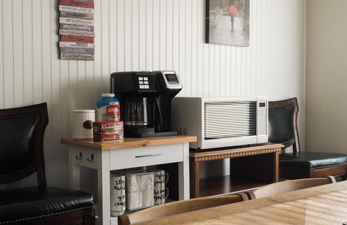 Northridge Casa | Quaint, Cozy, Updated Home -- 15 min to US Air Force Museum!