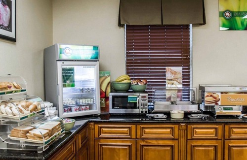 Golfview Hotel | Quality Inn Airport - Cruise Port