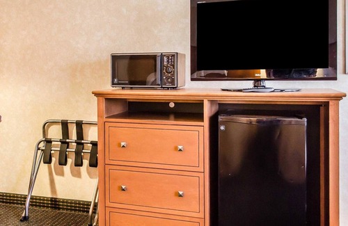 Paxtonia Hotel | Quality Inn Harrisburg - Hershey Area