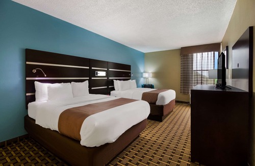 North Shore Hotel | Quality Inn Houston East I-10
