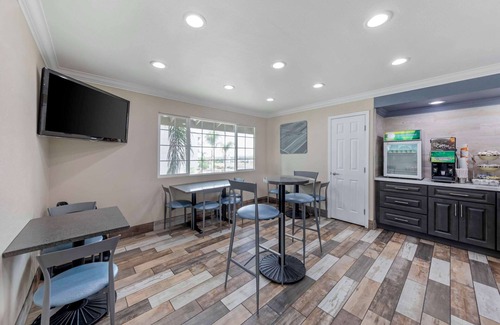 Kettleman City Hotel | Quality Inn Kettleman City near Hwy 41