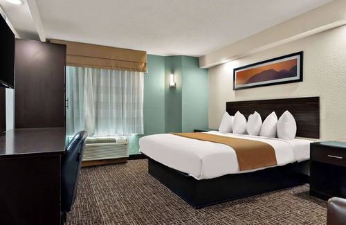 Raleigh Hotel | Quality Inn Memphis Northeast near I-40