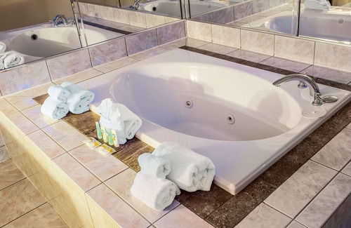 Schiller Park Hotel | Quality Inn O'Hare Airport