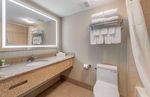 Industrial Park Hotel | Quality Inn Orleans