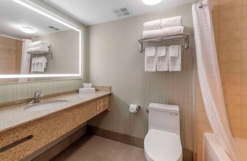 Industrial Park Hotel | Quality Inn Orleans