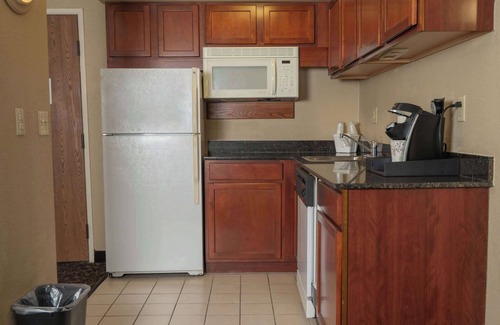 Mansfield Hotel | Quality Inn & Suites Downtown Mansfield