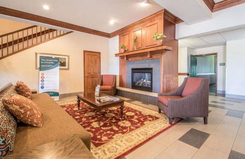 East Troy Hotel | Quality Inn & Suites East Troy I-43