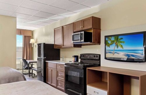 Green Bay Hotel | Quality Inn & Suites Green Bay Downtown