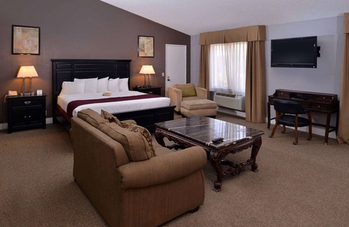 Indio Hotel | Quality Inn & Suites Indio I-10