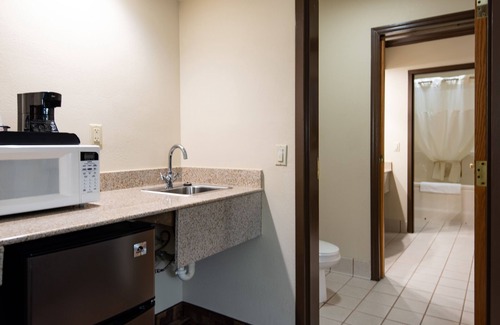 Milford Hotel | Quality Inn & Suites Quakertown - Allentown