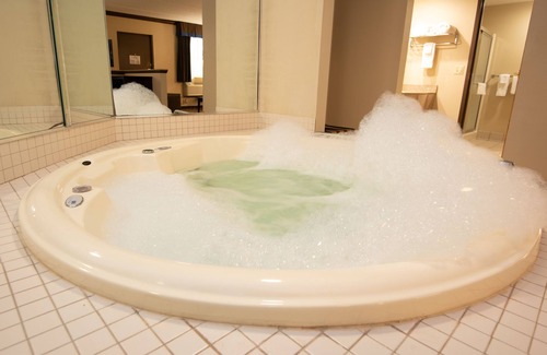 Milford Hotel | Quality Inn & Suites Quakertown - Allentown