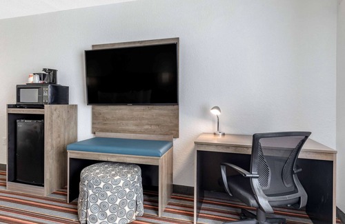 Sulphur Springs Hotel | Quality Inn & Suites Sulphur Springs