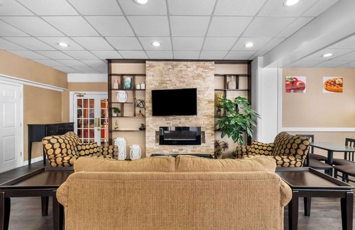 Tullahoma Hotel | Quality Inn Tullahoma
