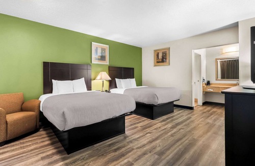 Tullahoma Hotel | Quality Inn Tullahoma