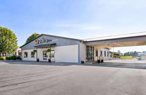 Lawrenceburg Hotel | Quality Inn