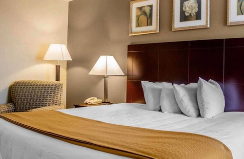 Waterbury Hotel | Quality Inn