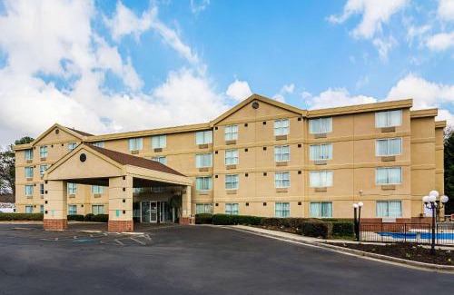 Forest Park Hotel | Quality Suites Atlanta Airport East
