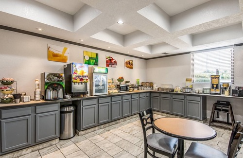 Maumelle Hotel | Quality Suites Maumelle - Little Rock NW