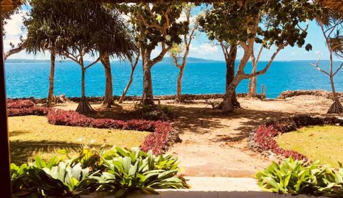 Mele Casa | Qualius Lodge - Port Vila's WOW Factor! Huge 5 Bedroom, 3 Bath Seaside Paradise