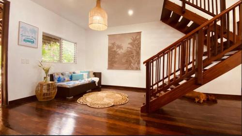 Mele Casa | Qualius Lodge - Port Vila's WOW Factor! Huge 5 Bedroom, 3 Bath Seaside Paradise