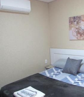 Uberaba Casa | Quarto com varanda e cozinha e entrada independente