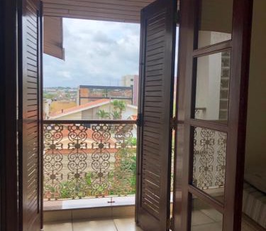 Americana Casa | Quarto com varanda tipo Airbn b Vista Panorâmica Livre da Cidade