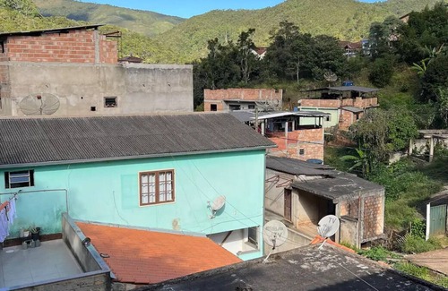 Lavras Novas Casa | Quarto Grande em Saramenha