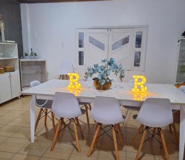 Alvorada Casa | Quarto triplo com banheiro compartilhado