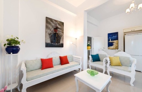 Karterados Casa | Queen of Santorini