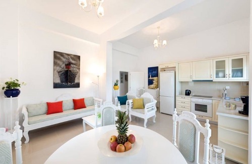 Karterados Casa | Queen of Santorini