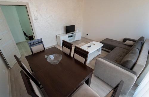 Uzice Apartamento | Queen