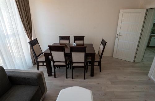 Uzice Apartamento | Queen