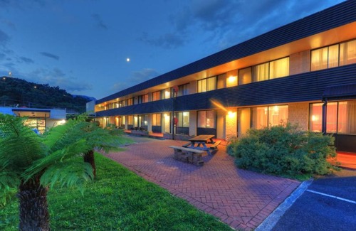 Queenstown Hotel | Queenstown Motor Lodge