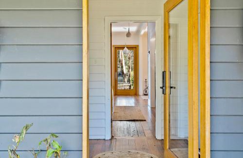 Barnes Bay Casa | 'Questa' Heritage Cottage