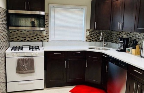 Rochdale Casa | Quick rides to JFK, train station, malls & casino.