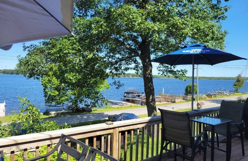 Dunsford Cabaña | Quiet by the lake, Cozy cottage w/hot tub and fire pit