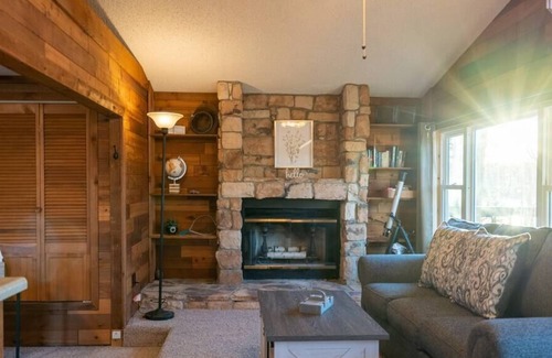 Climax Springs Casa | Quiet Cabin with Relaxing views in Climax Springs