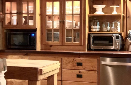 Boone Cabaña | Quiet, Charming Cottage in the Mountains of NC