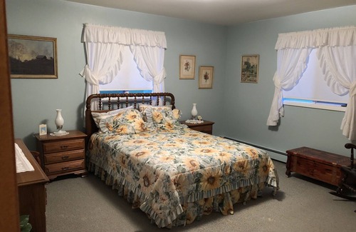 Choteau Otro | Quiet country home with large yard.