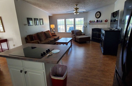 Aberdeen Casa | Quiet country living only minutes from town & golf.