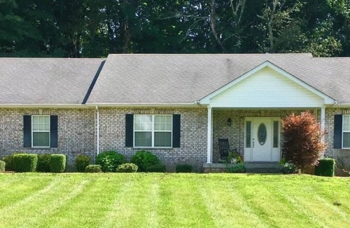 Pleasant View Casa | Quiet Country Road 4BR Chic Home