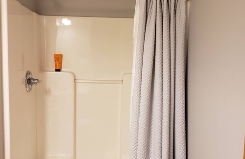 Lansing Casa | Quiet cozy home close to amenities