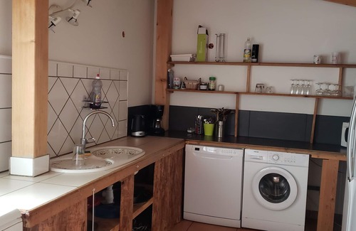 Foissiat Casa | Quiet gîte close to footpaths and mountain bike trails