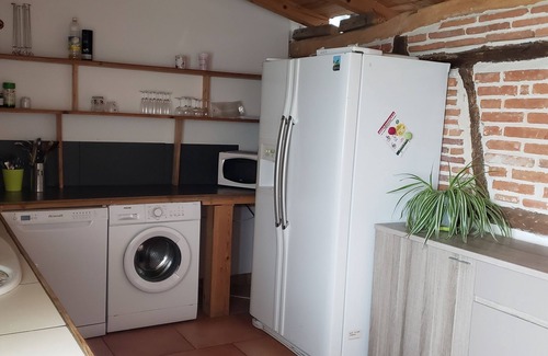 Foissiat Casa | Quiet gîte close to footpaths and mountain bike trails