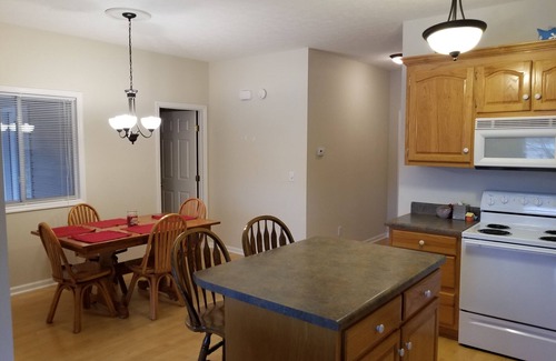 Athens Casa | Quiet Lake Front Home en Sugar Creek / Elk River