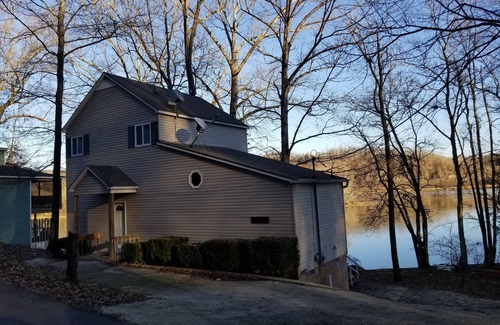 Athens Casa | Quiet Lake Front Home en Sugar Creek / Elk River