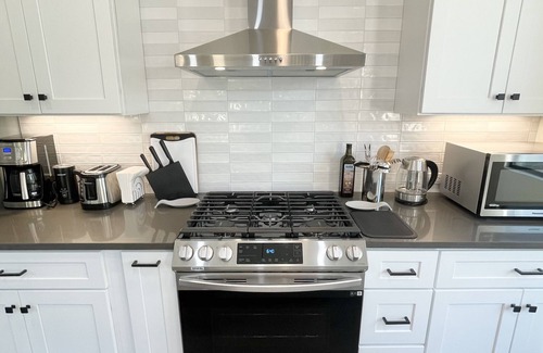 St. Johns Casa | Quiet Oasis 10 min from Downtown, New Build 2022!