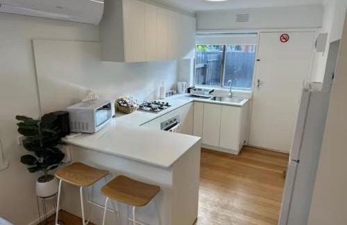 Thomastown Apartamento | Quiet & Private with city access and free wifi
