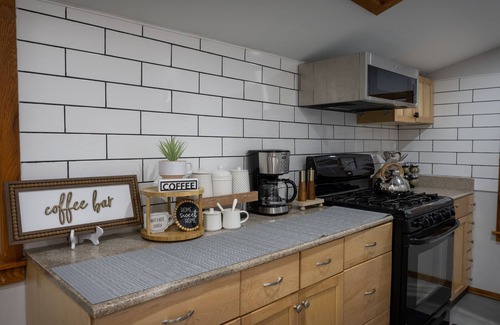 Utica Casa | Quiet, Relaxing and Modern Utica House